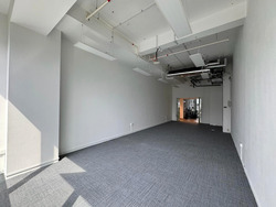 Woods Square (D25), Office #606407751